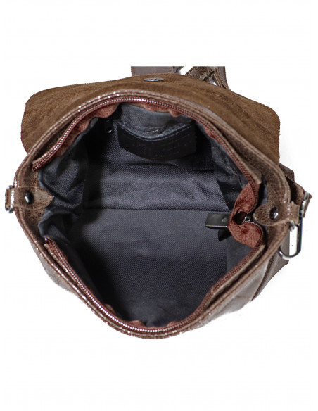 Dámská kožená crossbody kabelka Giostra Luna s kovovou ozdobou